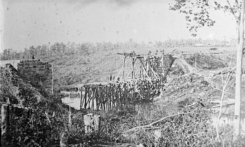 Catlett's Station, Va., vicinity. Federal soldiers rebuilding the Orange & Alexandria Railroad bridge over Cedar Run 